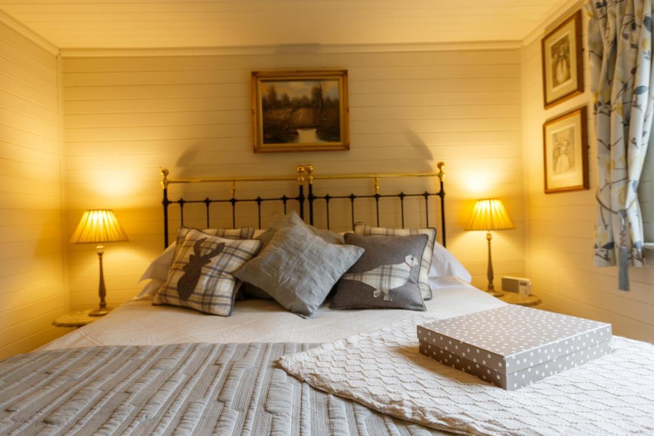 Upper Gelli Luxury Holiday Lodge, Converted Dairy & Cosy Shepherds Huts ويلشبول المظهر الخارجي الصورة